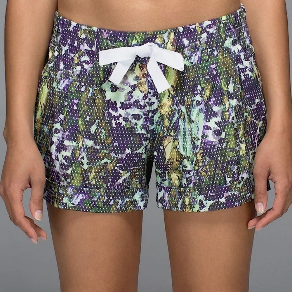 Lululemon Spring Break Away Mid Rise Short 3” in Floral Sport White Multi Sz 4